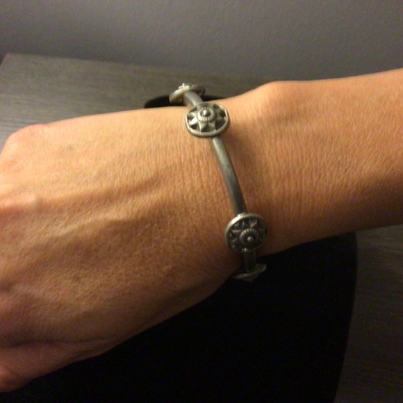 Ben-Amun Pewter 6 Star Flower Station Bracelet - Picture 5 of 11